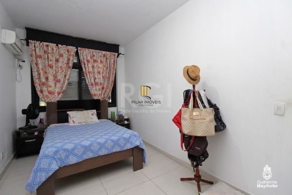 Casa para Venda - 150m², 3 dormitórios, 1 vaga - Ipanema