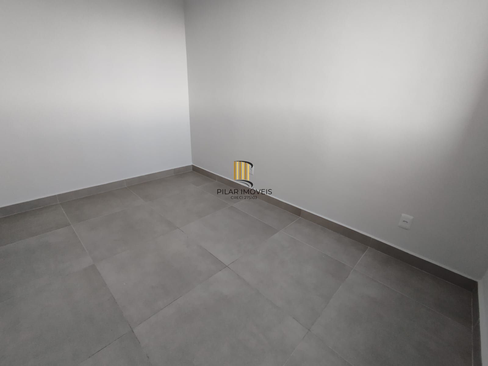 Apartamento 2 dormitórios, com garagem, bairro Tristeza.
