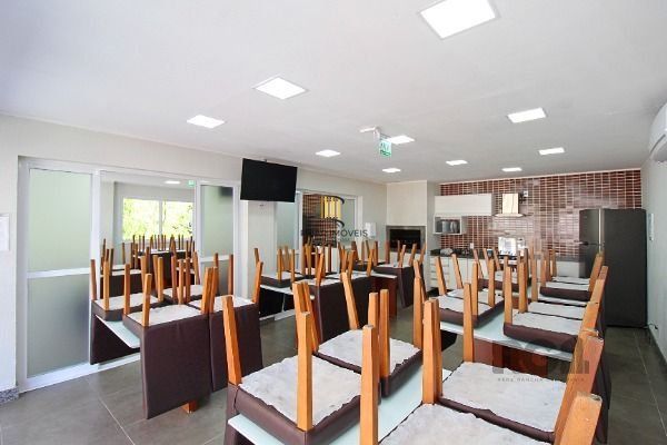 Apartamento em Porto Alegre, no bairro Vila Nova, com 2 dormitório(s), e 2 banheiros, à venda.