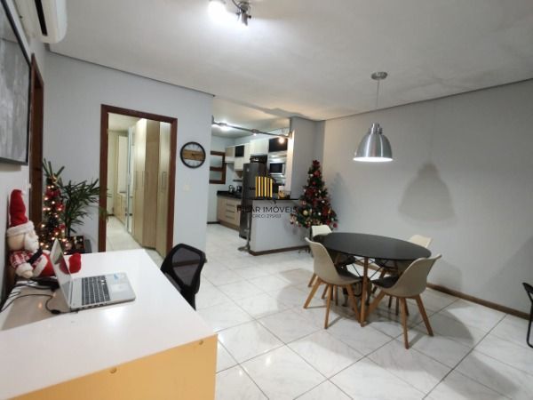 Casa 2 dormitórios no bairro Hípica