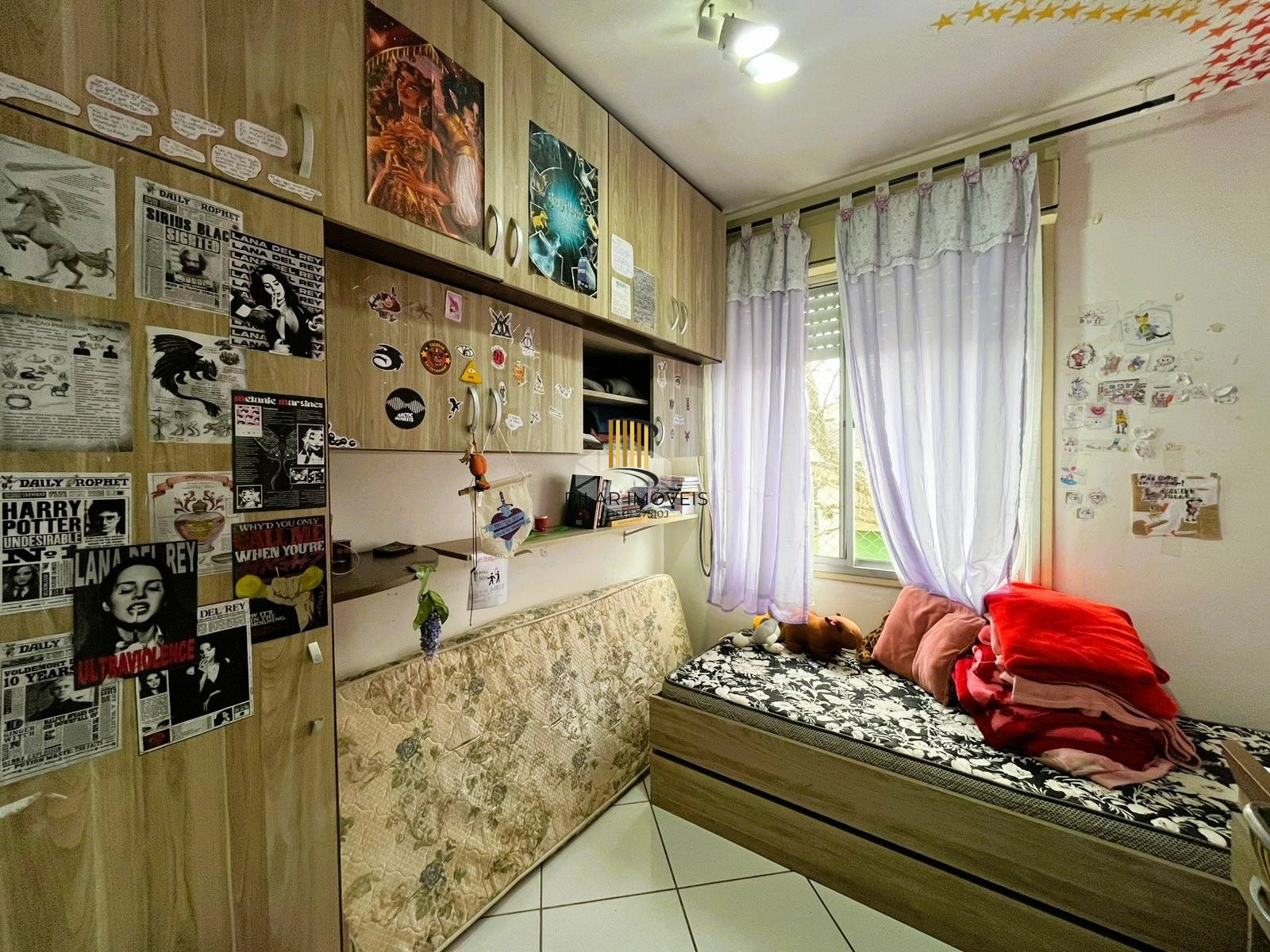 Apartamento 2 dormitórios, perto de todos recursos do bairro.