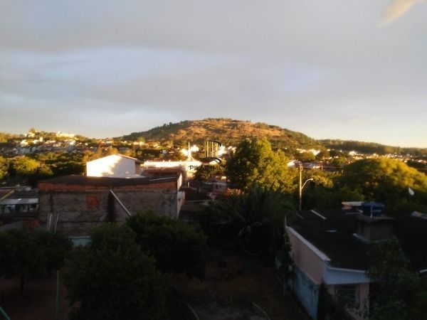 Casa 3 dormitórios no bairro Guarujá