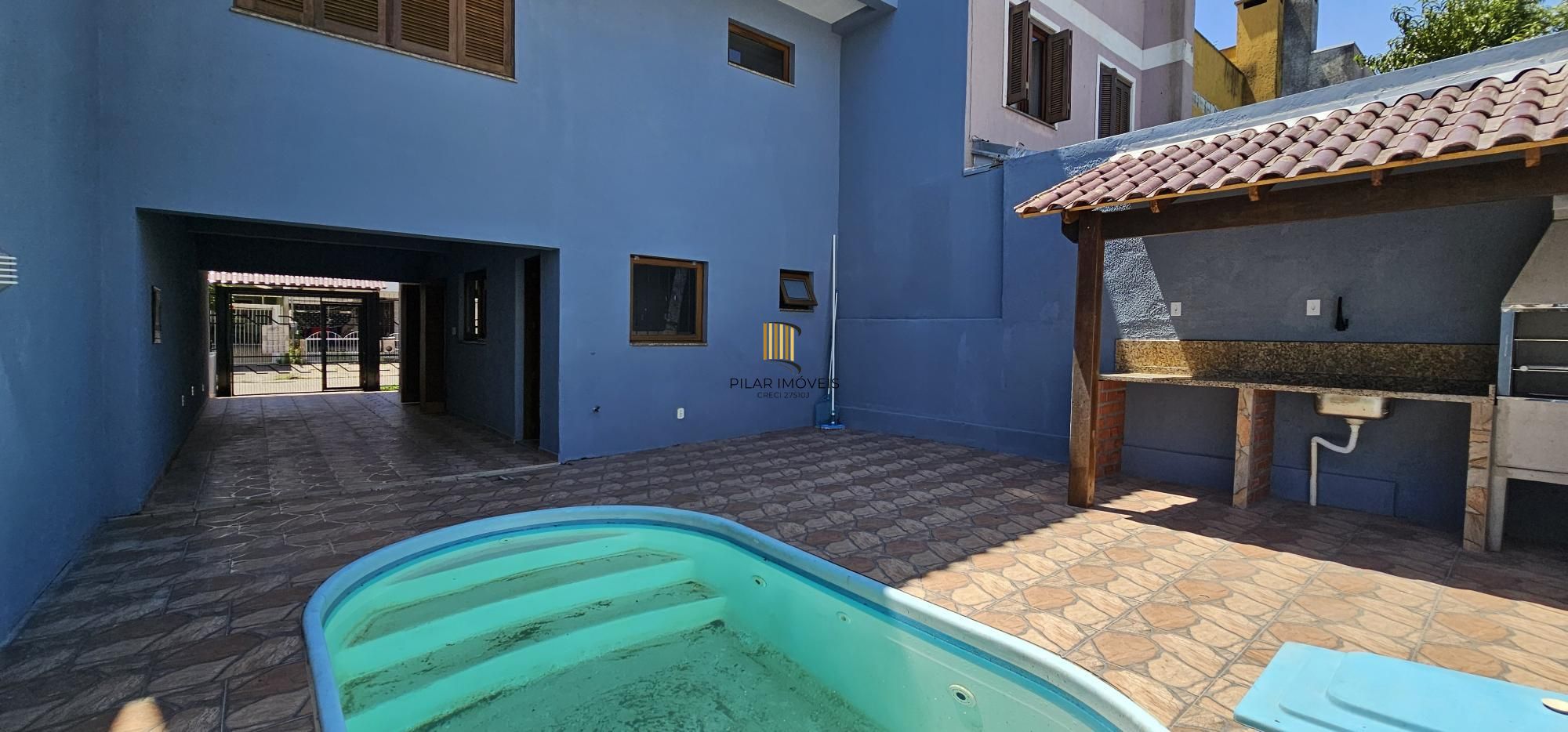 Casa 2 dormitórios no bairro Hípica