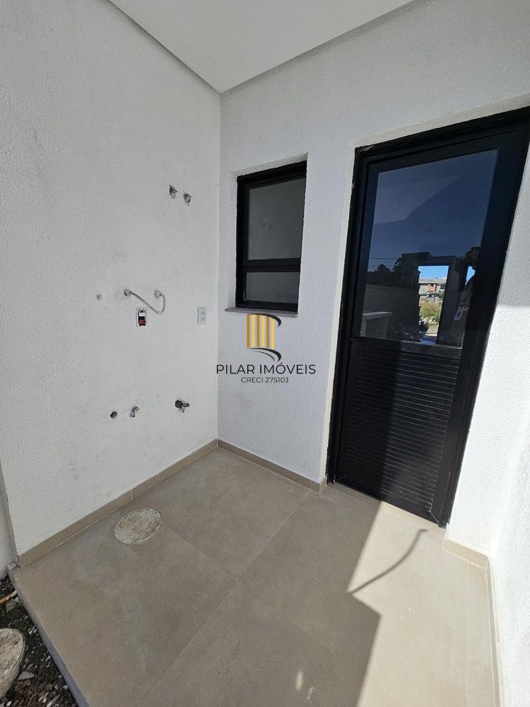 Casa 2 dormitórios no bairro Hípica