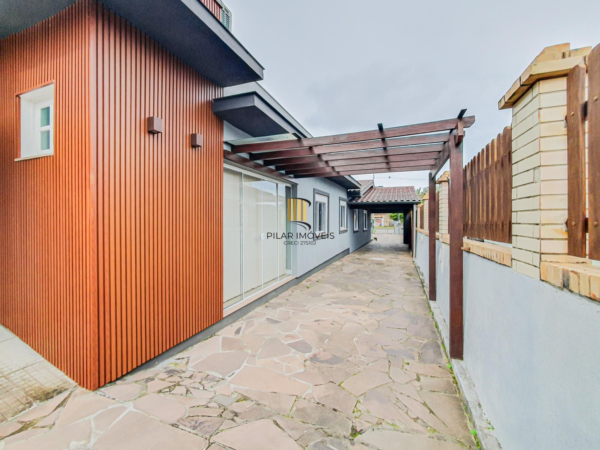 O refúgio perfeito: Casa térrea reformada com piscina e clima de interior!