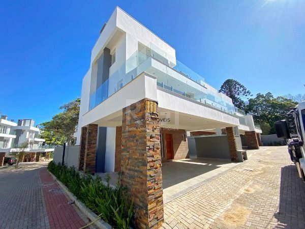 Casa Condominio para Venda - 364m², 3 dormitórios, sendo 3 suites, 2 vagas - Pedra Redonda
