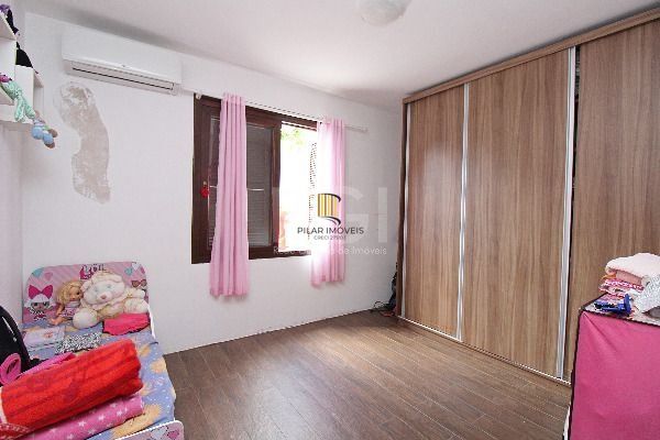 Casa para Venda - 400m², 4 dormitórios, sendo 2 suites, 4 vagas - Guarujá
