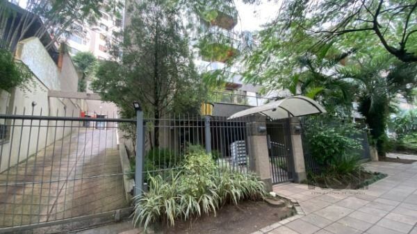 Apartamento em Porto Alegre, no bairro Auxiliadora, com 4 dormitório(s), e 4 banheiros, à venda.