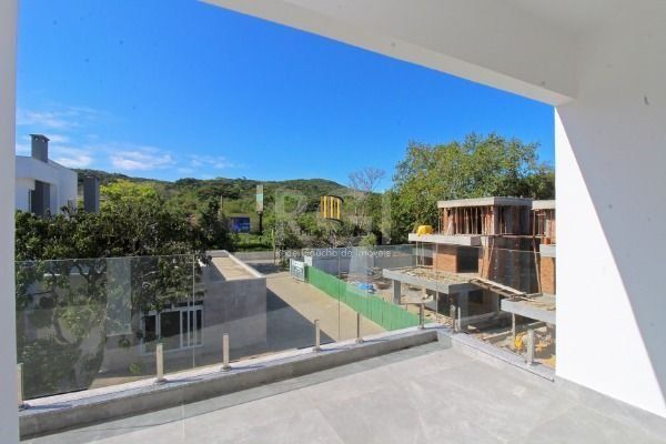 Casa Condominio para Venda - 364m², 3 dormitórios, sendo 3 suites, 2 vagas - Pedra Redonda