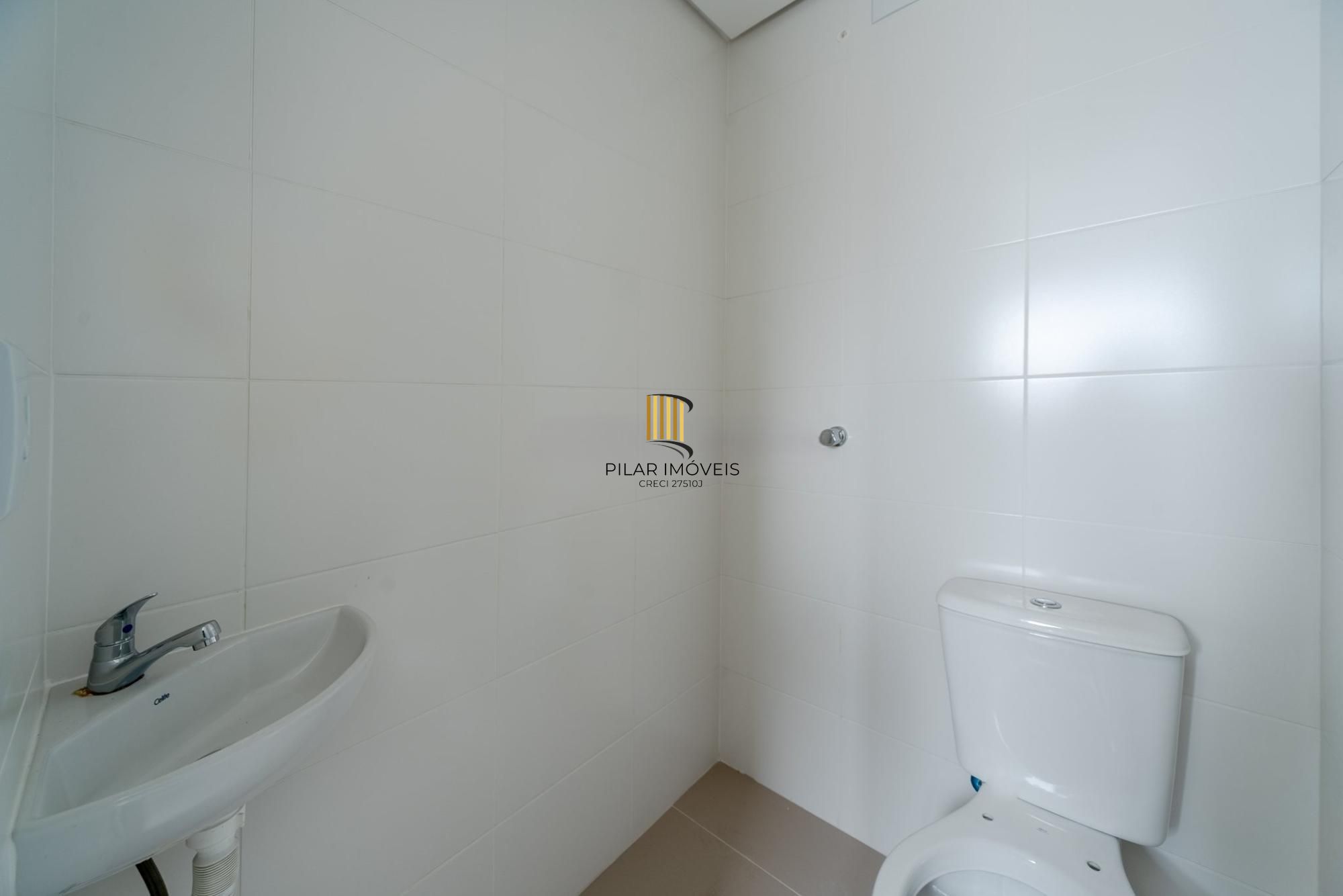 Excelente apartamento de 110m² de área privativa, 3 dormitórios, 2 vagas, no coração do bairro Menino Deus.