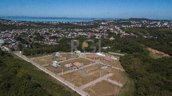 Terreno em Porto Alegre, no bairro Campo Novo, à venda.