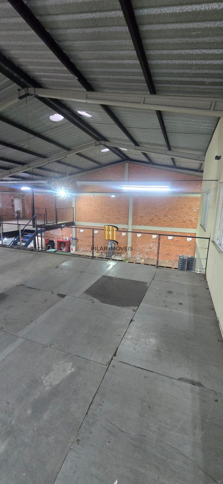 Pavilhão Comercial à Venda