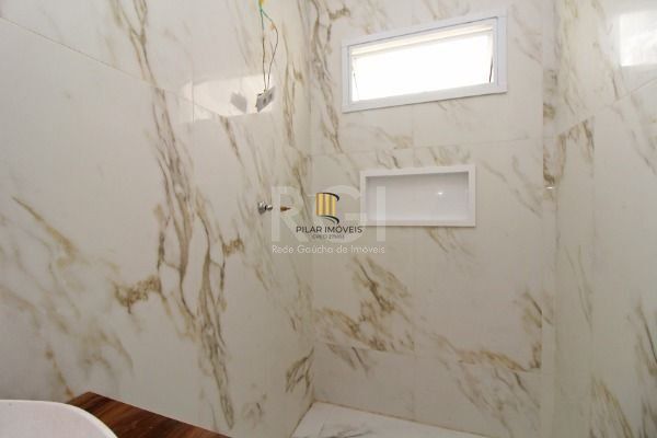 Casa para Venda - 217m², 3 dormitórios, sendo 1 suites, 2 vagas - Hípica