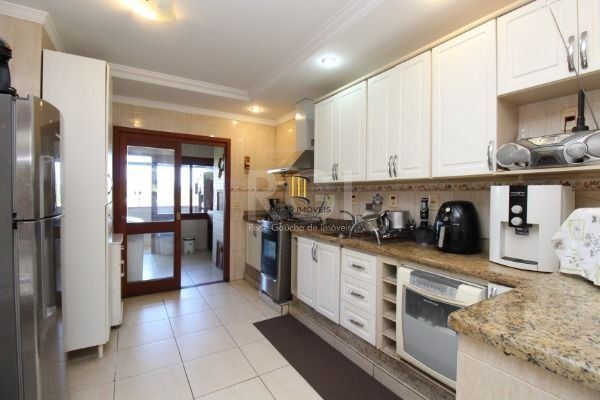 Casa para Venda - 382m², 6 dormitórios, sendo 2 suites, 4 vagas - Ipanema