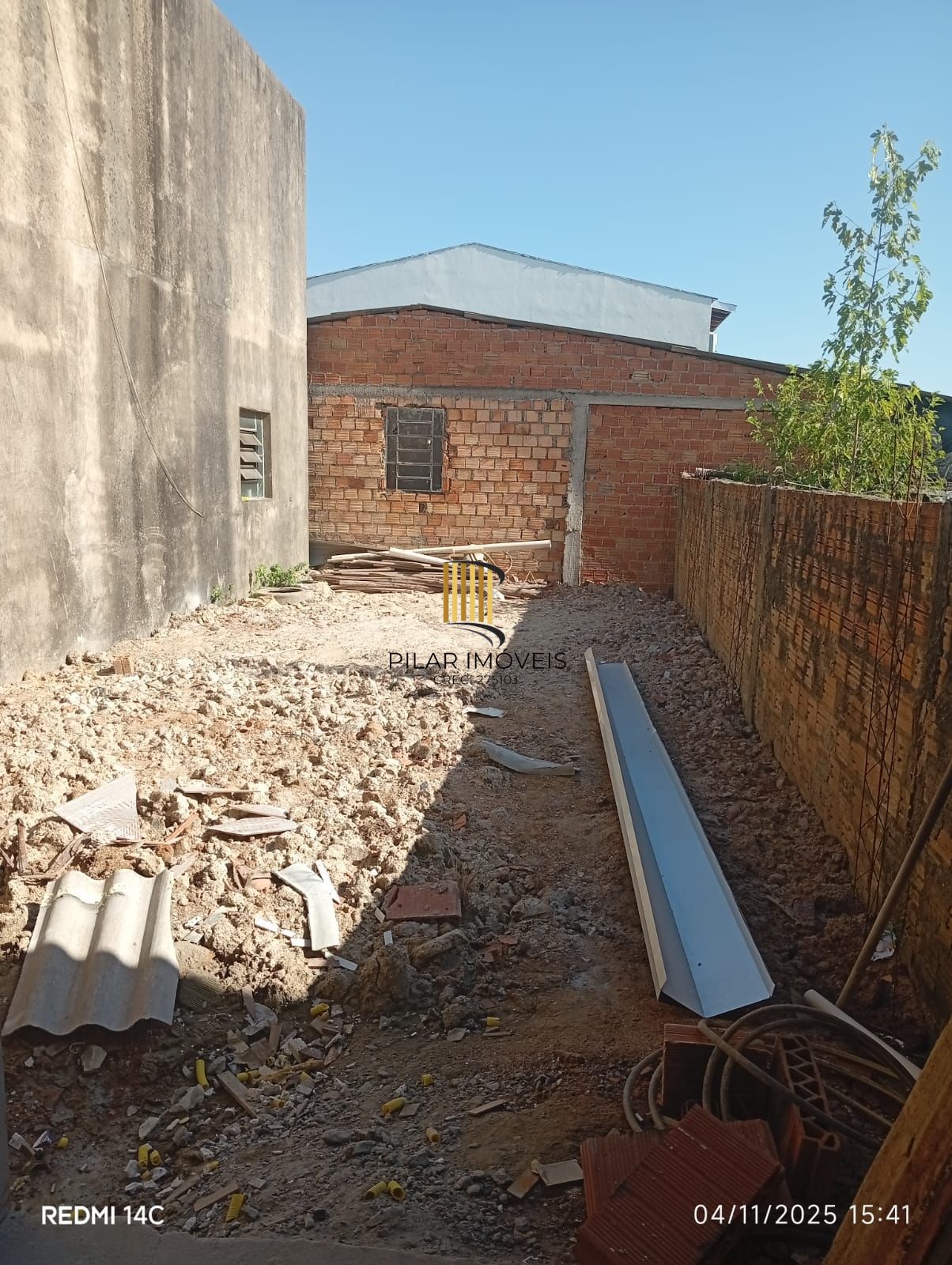 Casa 2 dormitórios no bairro Hípica