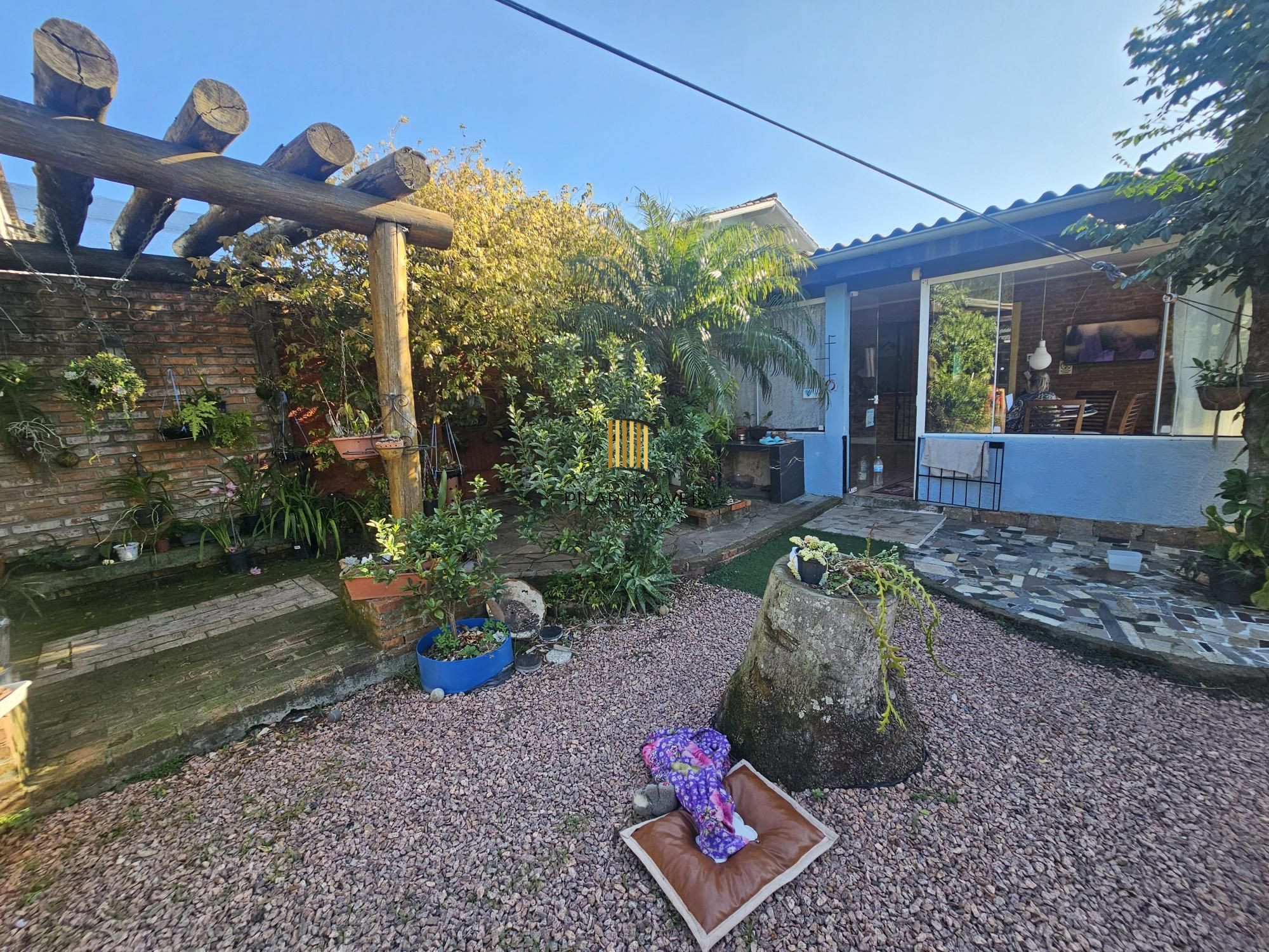 Casa para Venda - 79.22m² 2 dormitórios, + casa de 1 dormitório nos fundos, piscina e quiosque com churrasqueira - Espirito Santo