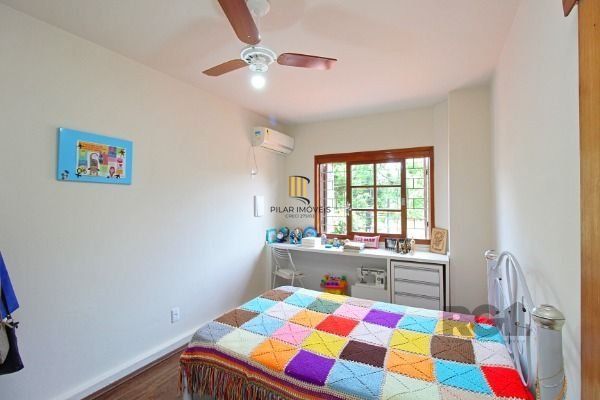 Casa em Porto Alegre, no bairro Serraria, com 3 dormitório(s), e 3 banheiros, à venda.