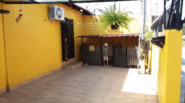Casa para Venda - 130m², 3 dormitórios, 2 vagas - Restinga