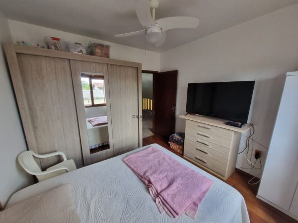 Sobrado em Porto Alegre, no bairro Ponta Grossa, com 4 dormitório(s), e 4 banheiros, à venda.