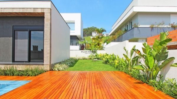 Casa Condominio para Venda - 300.29m², 4 dormitórios, sendo 4 suites, 2 vagas - Alphaville