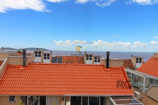 Casa Condominio em Porto Alegre, no bairro Pedra Redonda, com 3 dormitório(s), e 3 banheiros, à venda.