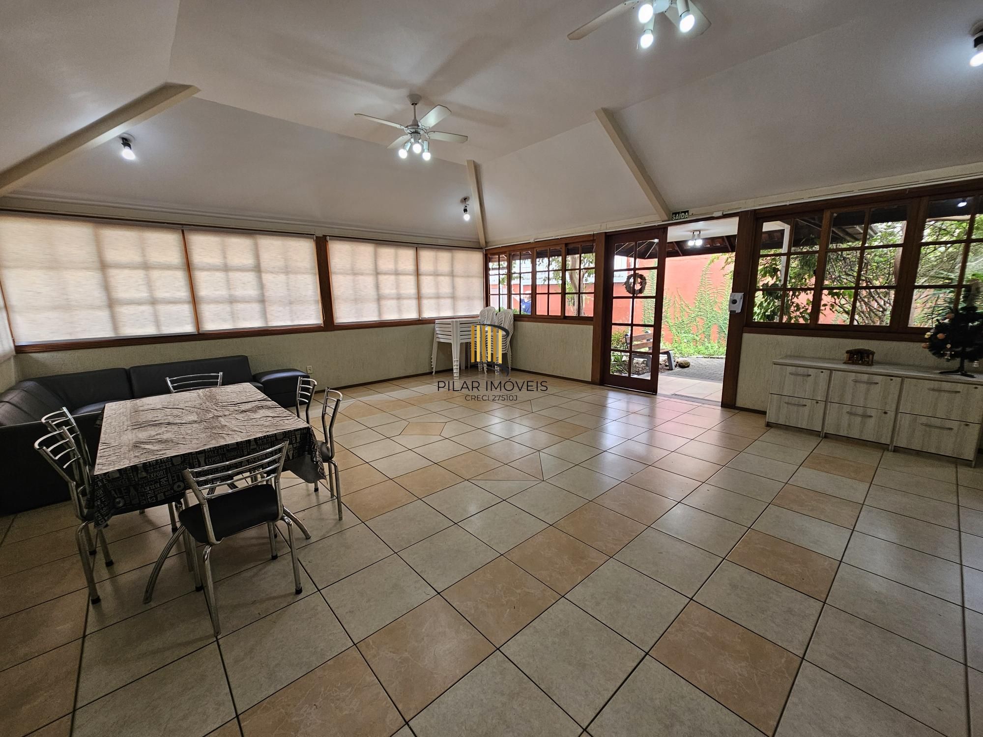 Casa 3 dormitórios em condomínio no bairro Camaquã, a 50 mts da Otto Niemayer.