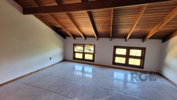 Casa Condominio em Porto Alegre, no bairro Hípica, com 2 dormitório(s), e 2 banheiros, à venda.