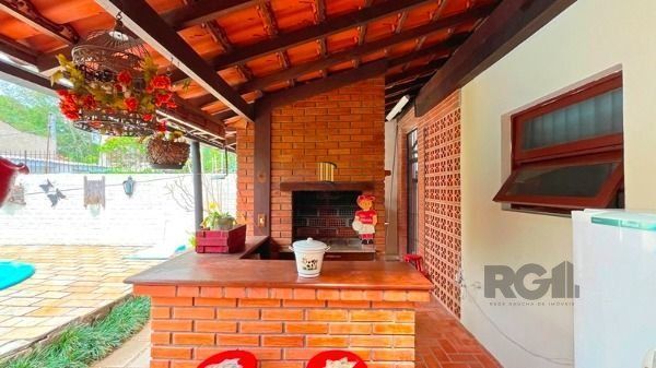 Casa para Venda - 235.64m², 3 dormitórios, sendo 1 suites, 3 vagas - Guarujá