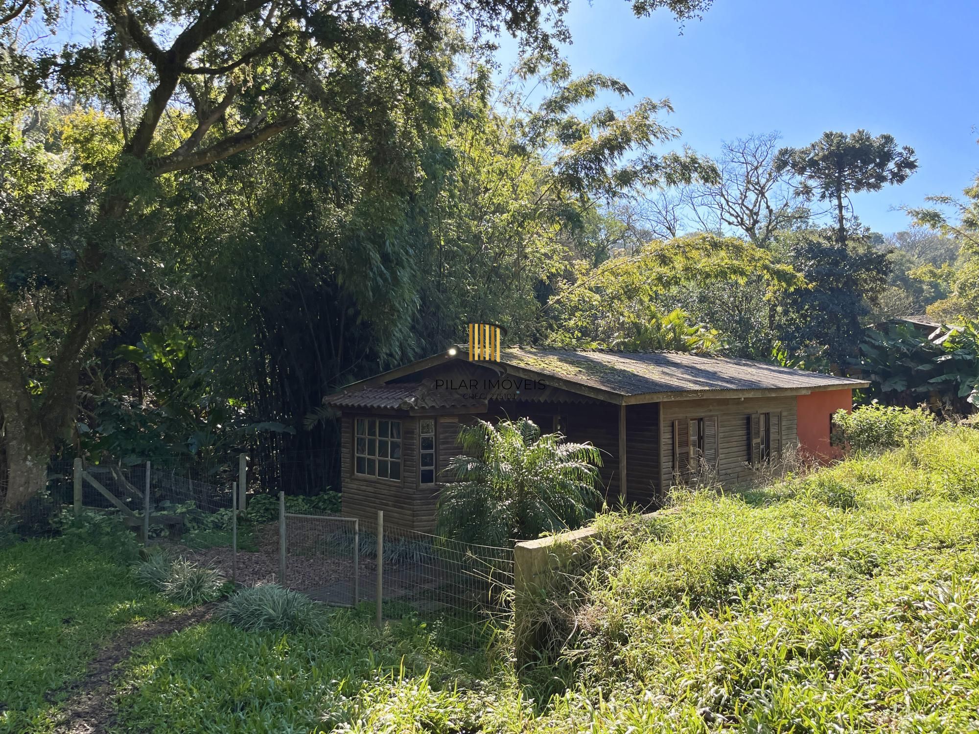 Casa 3 dormitórios no bairro Hípica
