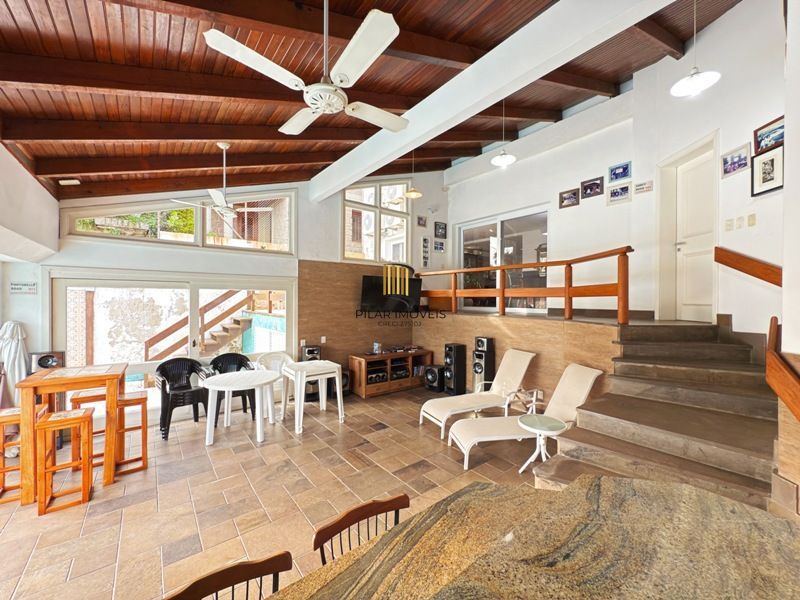 Residência, ótimo padrão com 4 suítes nos altos do Jardim Isabel, com vista perene para o Guaiba e Por-do-Sol