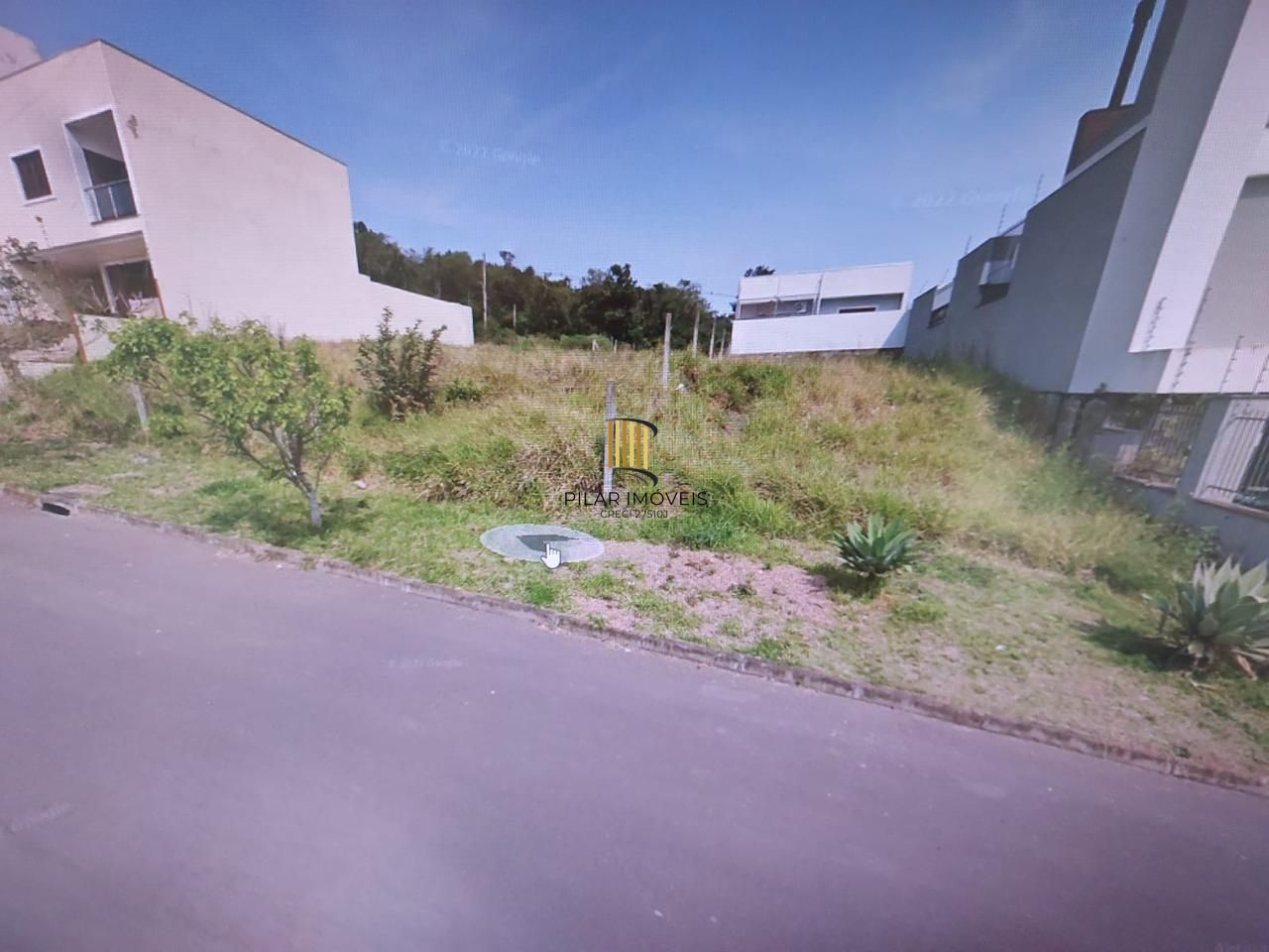 Terreno em Porto Alegre, no bairro Guarujá, à venda.