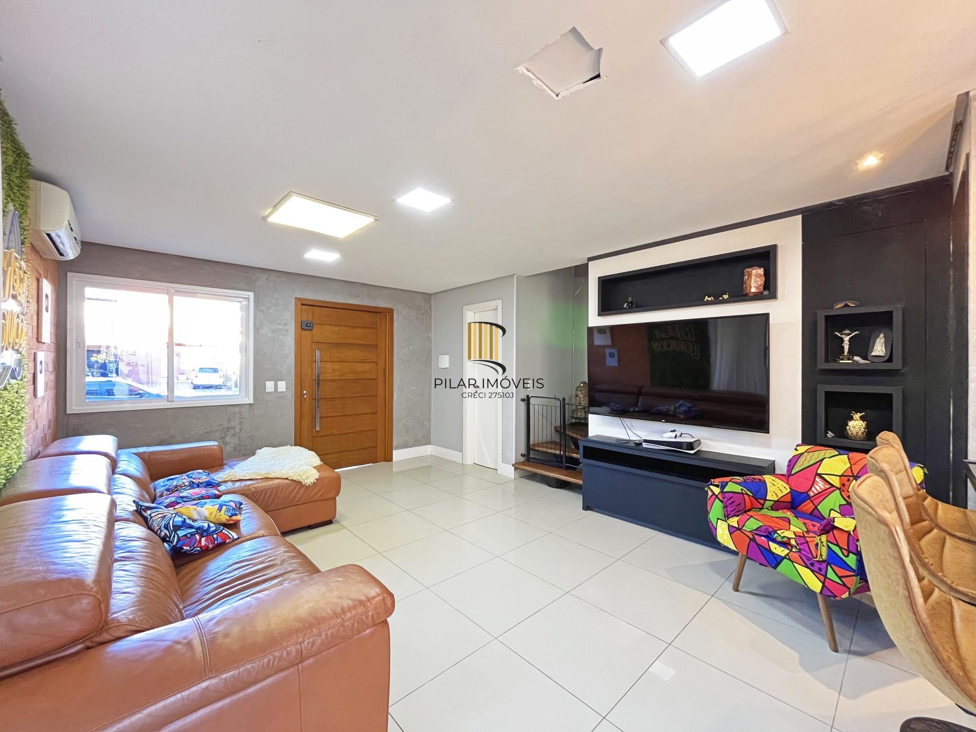 Casa 4 dormitórios no bairro Hípica