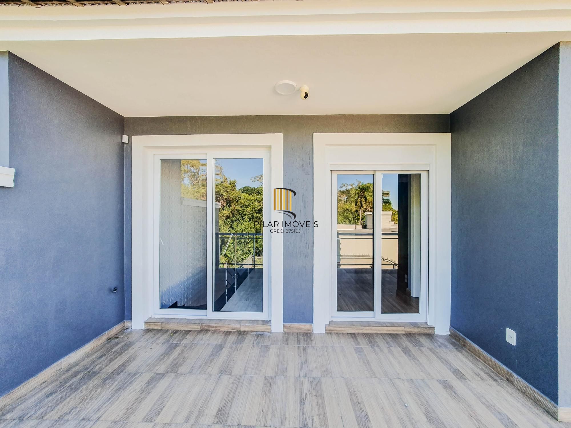 Casa 3 dormitórios no bairro Hípica