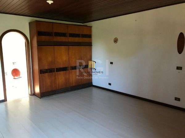 Sítio em Porto Alegre, no bairro Vila Nova, com 3 dormitório(s), à venda.