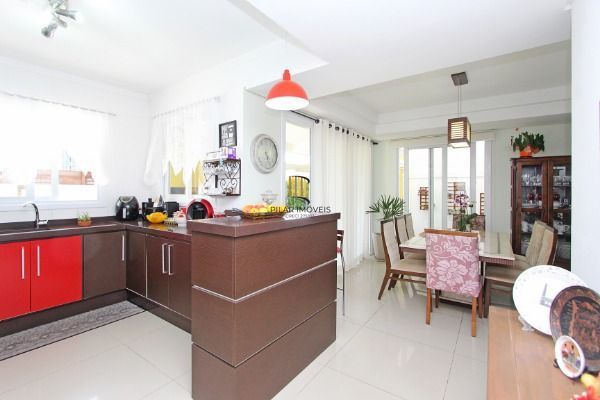 Casa para Venda - 236m², 5 dormitórios, sendo 4 suites, 2 vagas - Lagos De Nova Ipanema