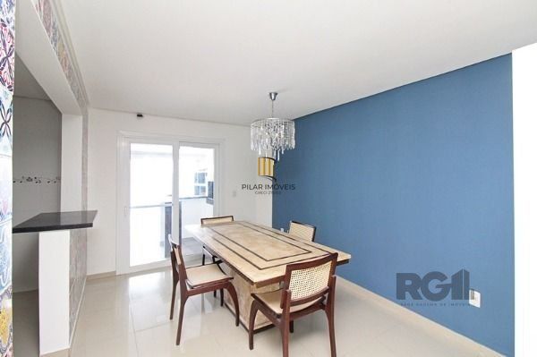 Casa em Porto Alegre, no bairro Hípica, com 3 dormitório(s), e 3 banheiros, à venda.