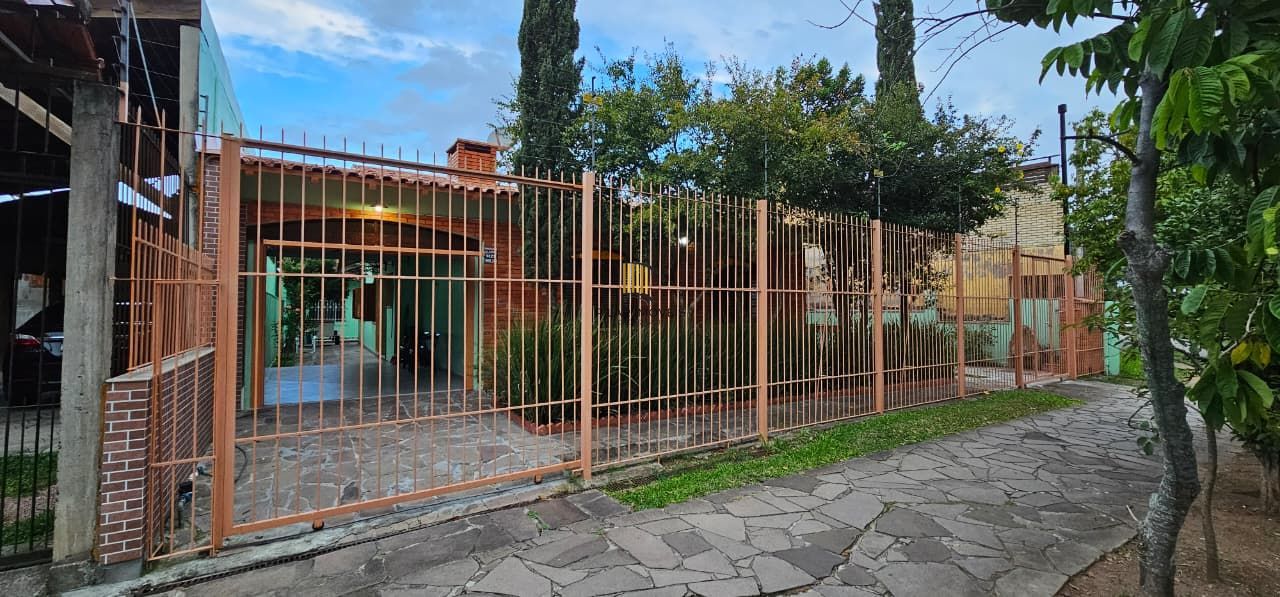 Excelente casa térrea zona sul de Porto Alegre, com 191m² - totalmente reformada