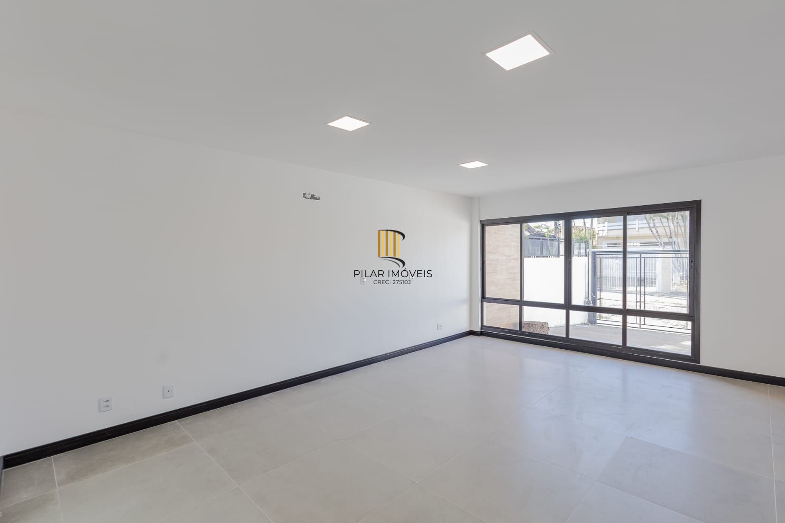 Casa 3 dormitórios no bairro Ipanema