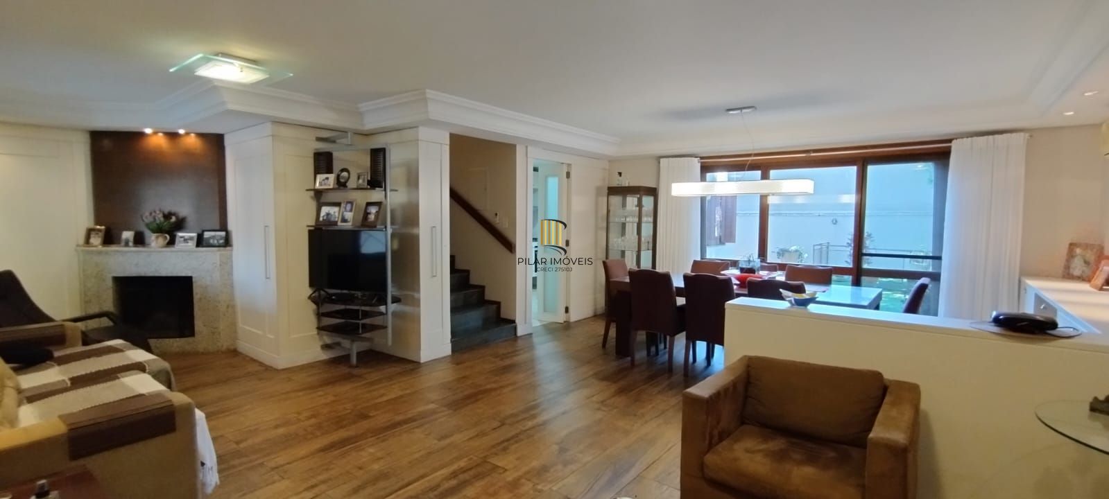 Linda Residência com 3 dormitórios sendo 1 suíte no Jardim Isabel.