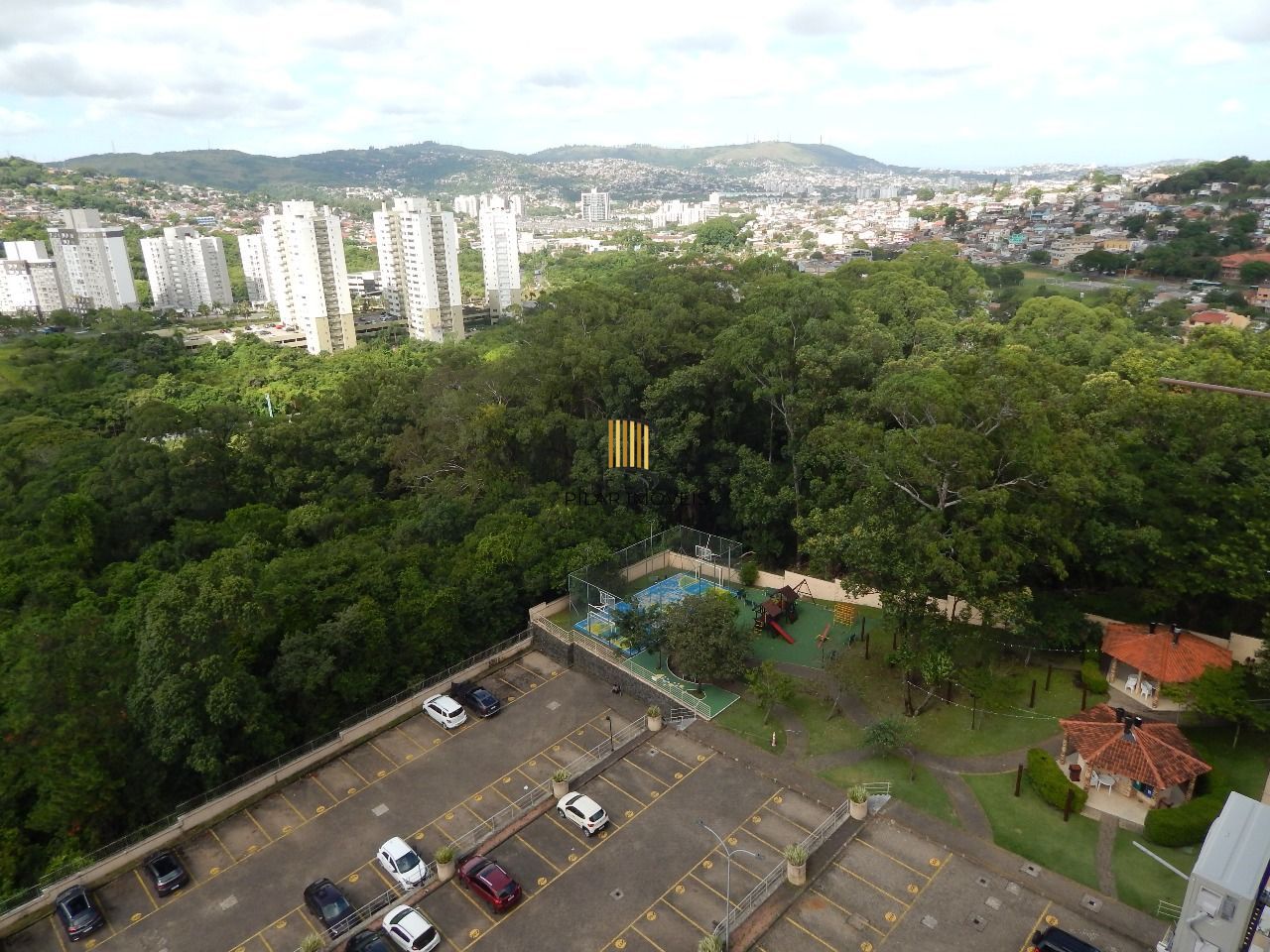 Ótimo apartamento com 3 dormitórios.