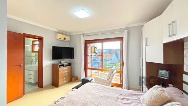 Casa em Porto Alegre, no bairro Hípica, com 3 dormitório(s), e 3 banheiros, à venda.