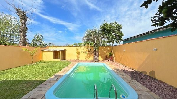 Casa 3 dormitórios no bairro Hípica