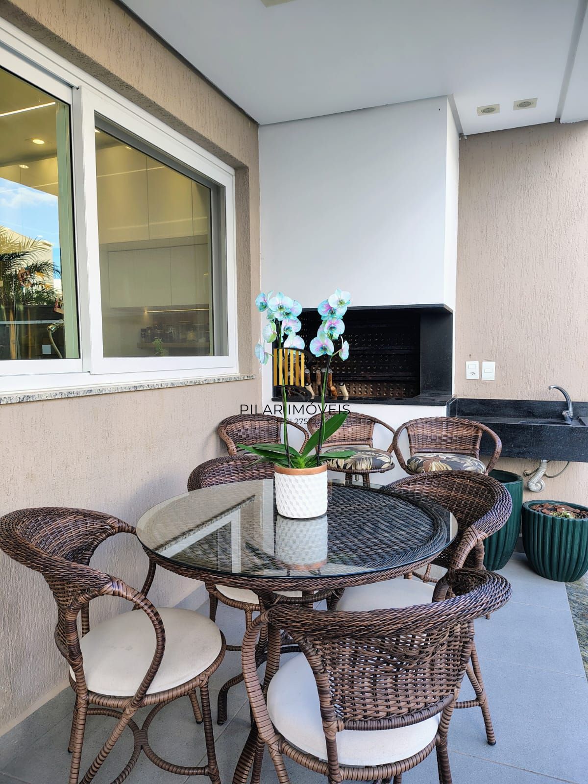 **Espetacular Casa de Condomínio com 3 suítes, Piscina com aquecimento**