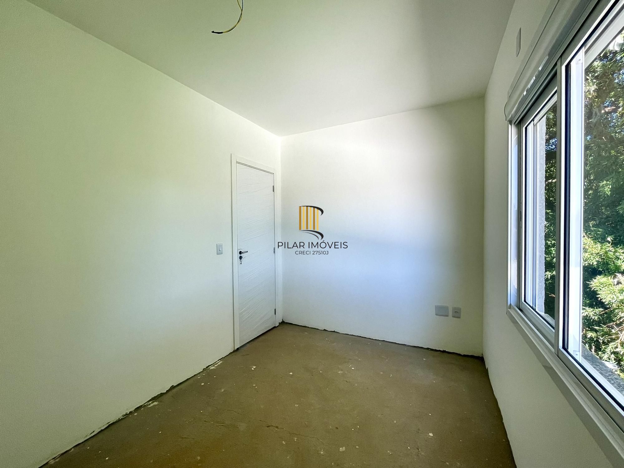 Casa Condominio em Porto Alegre, no bairro Nonoai, com 2 dormitório(s), e 2 banheiros, à venda.