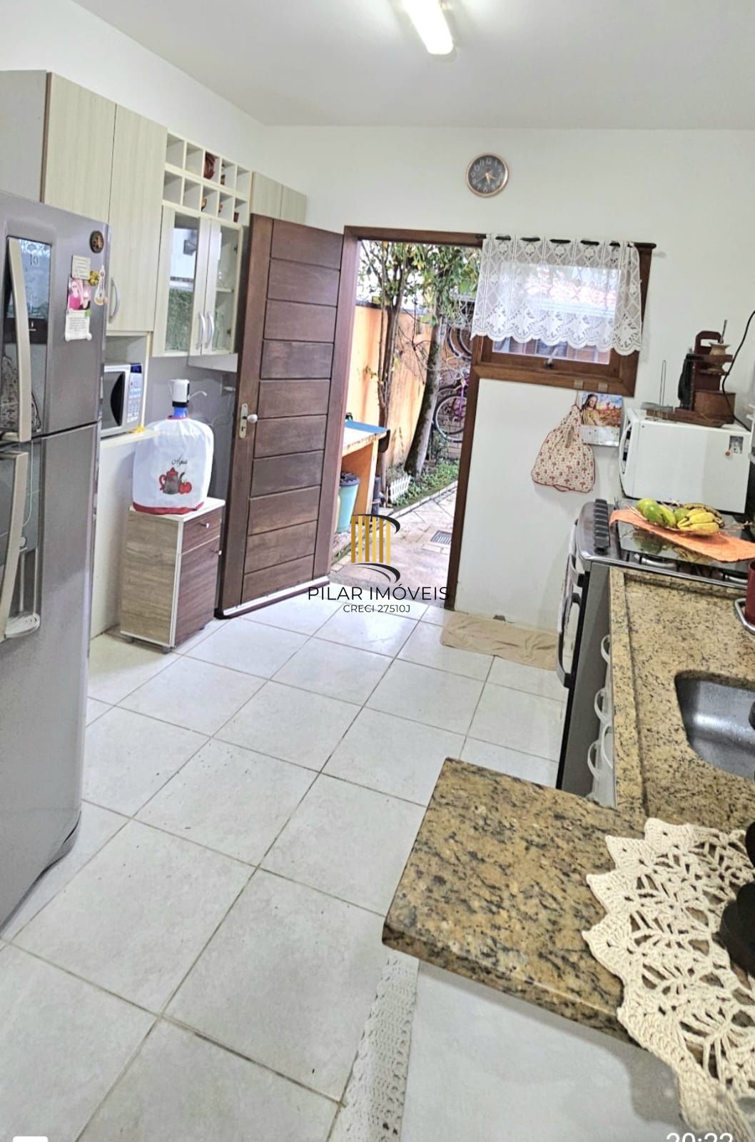 EXCELENTE Sobrado com 4 dormitórios sendo um no andar térreo, no Residencial Lagos de Nova Ipanema.