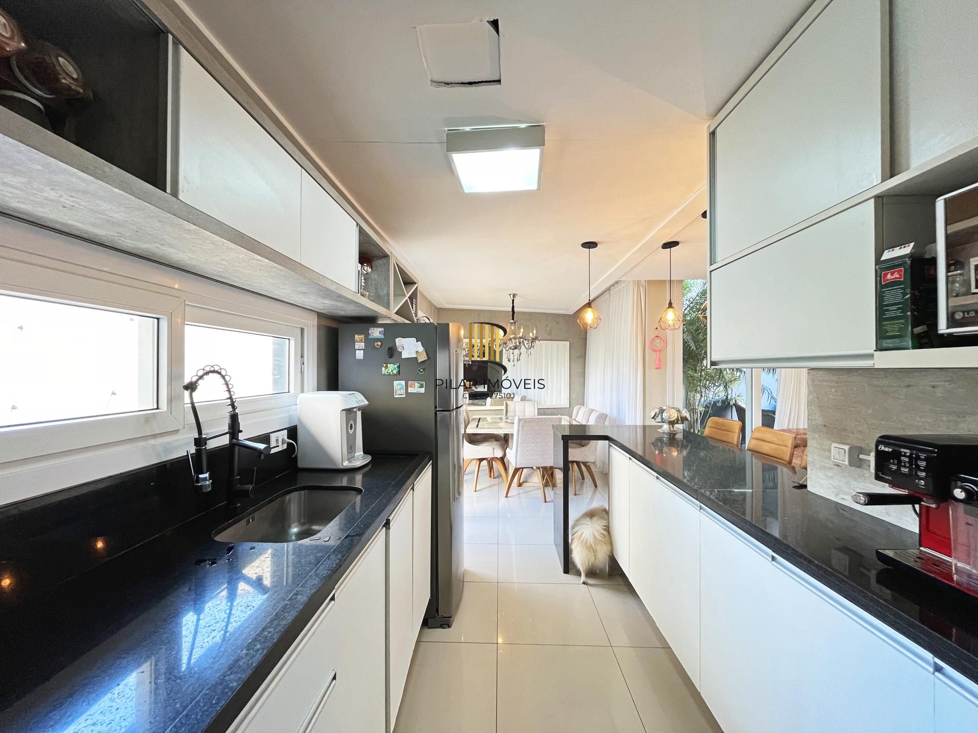 Casa 4 dormitórios no bairro Hípica