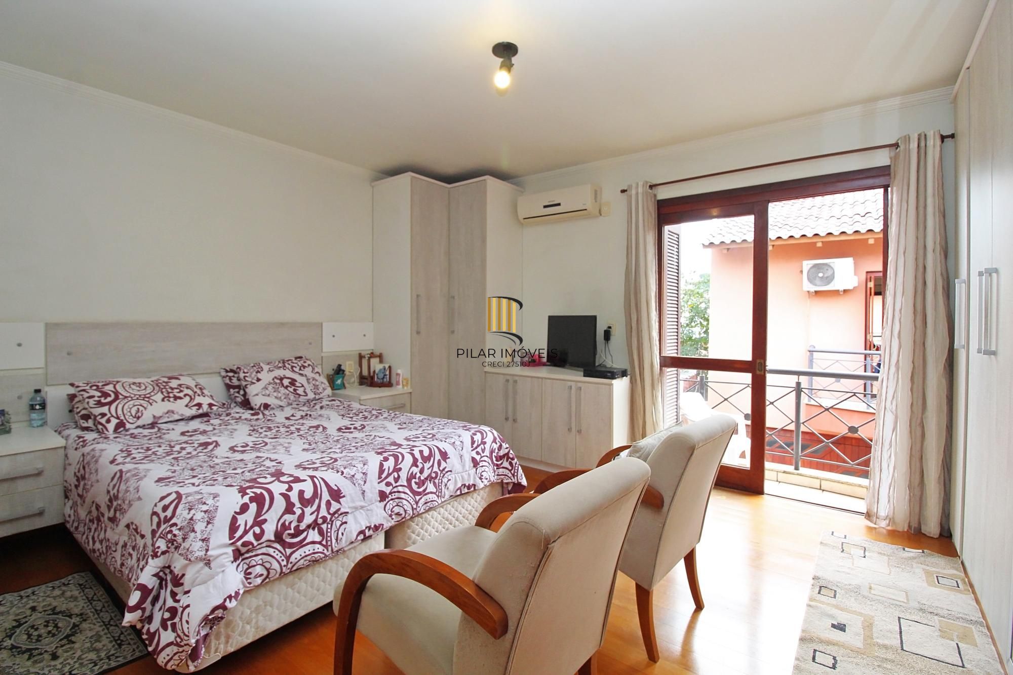 Casa em condomínio com 3 dormitórios, sendo 1 suíte com closet e sacada