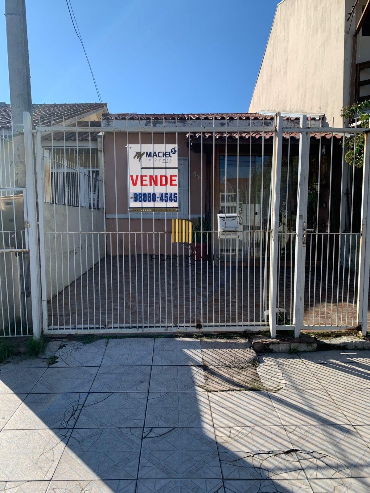 Casa 2 dormitórios no bairro Hípica
