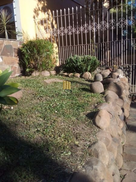 Casa em Santa Maria, no bairro São José, com 4 dormitório(s), e 4 banheiros, à venda.