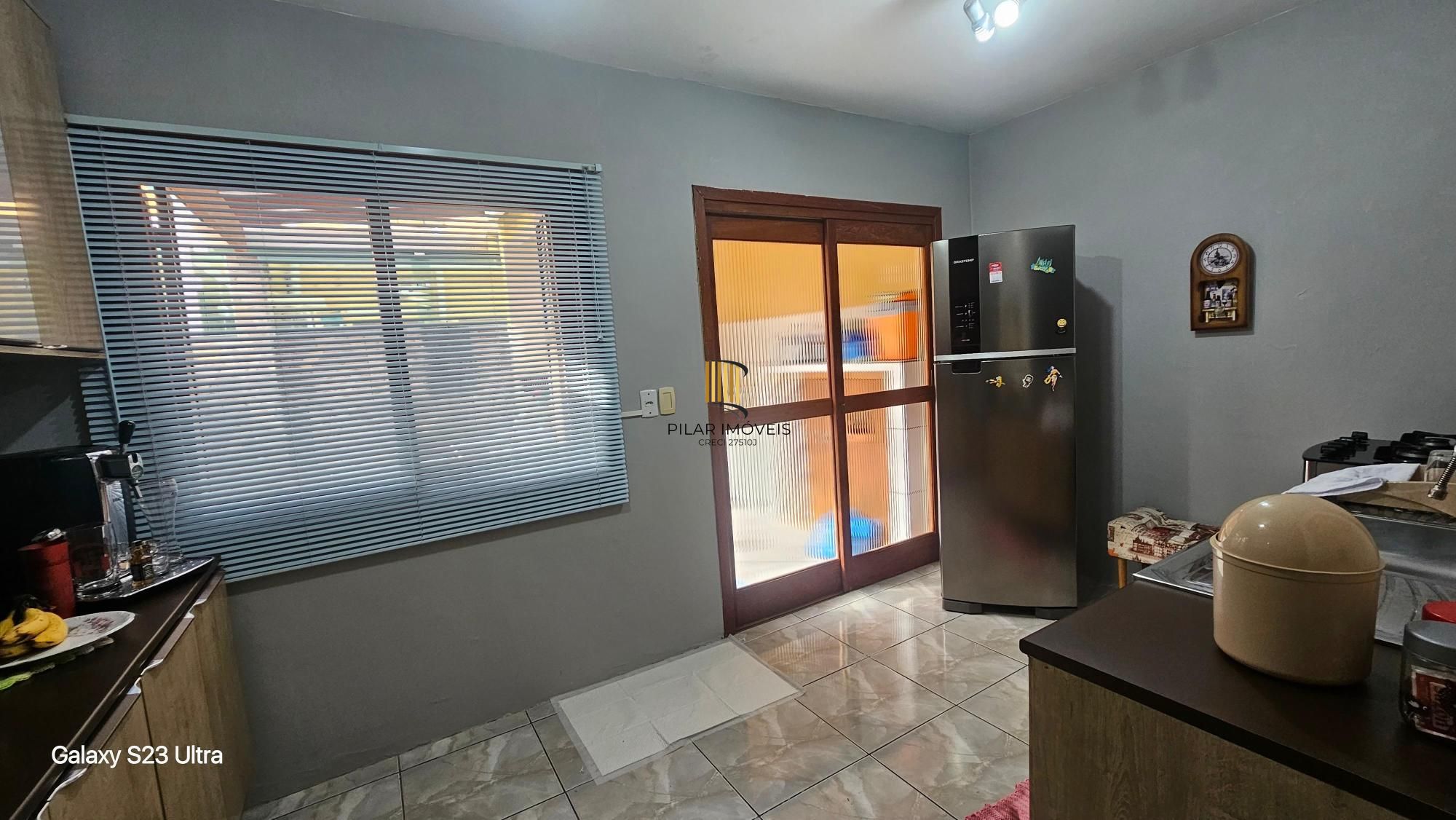 Casa 2 dormitórios no bairro Hípica